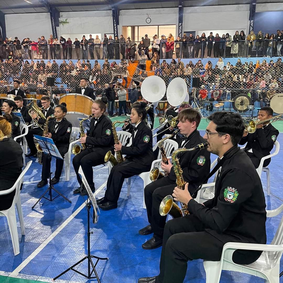 Banda Municipal de Pinhão Rumo a Cidade de Paraí / Rio Grande do Sul ...